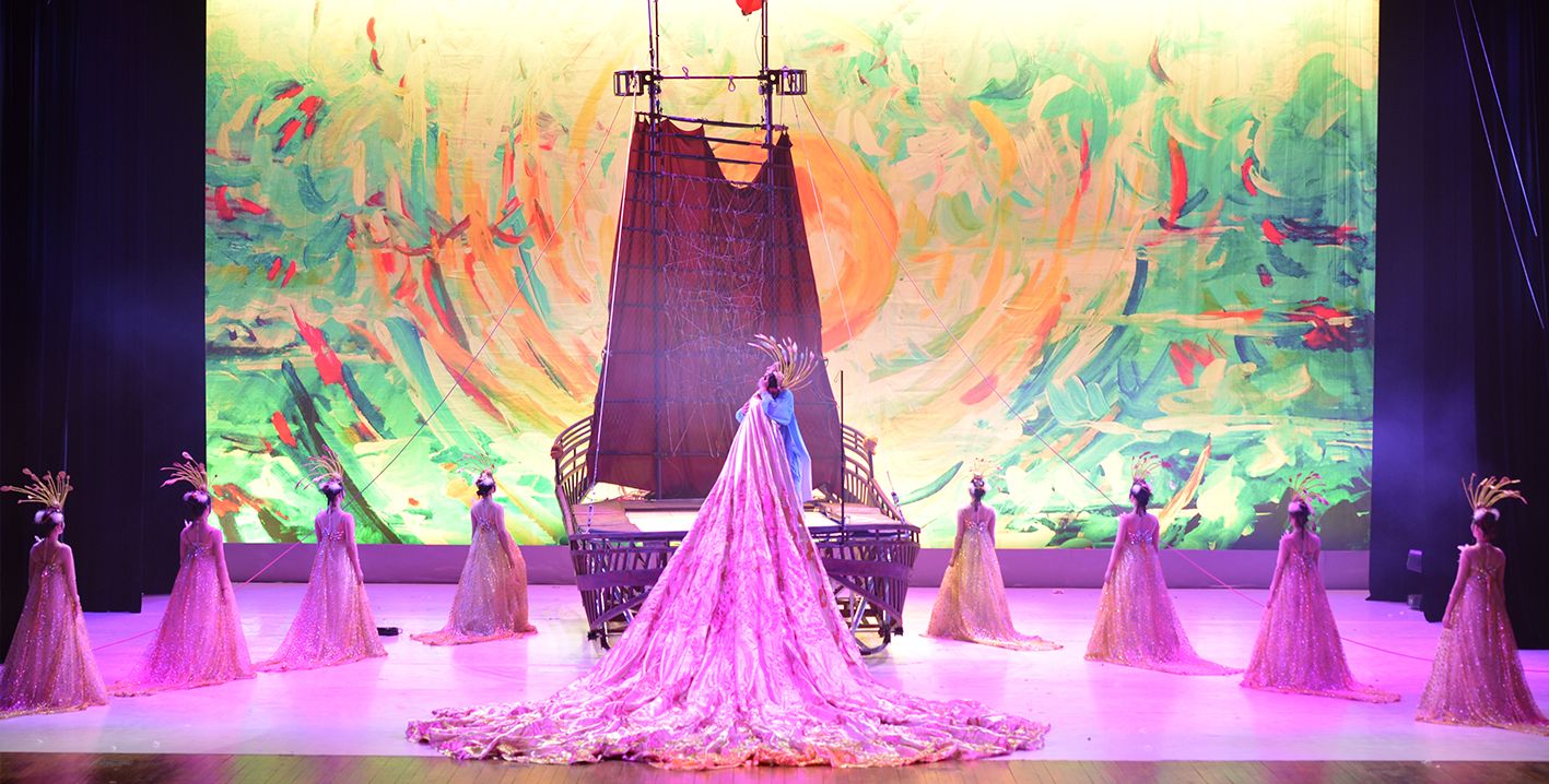 Hunan Grand Theatre'da Dream Journey Akrobasi